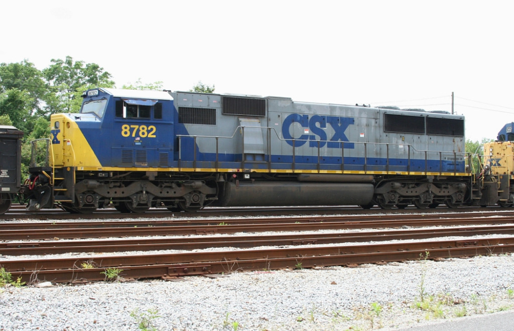 CSX 8782 on SB freight